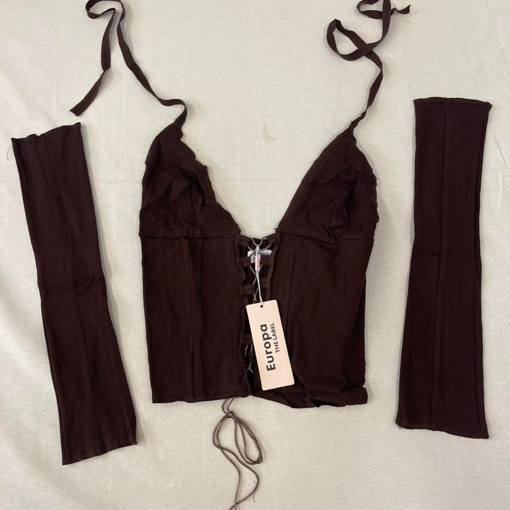 Chocolate brown lace-up halter‎ top